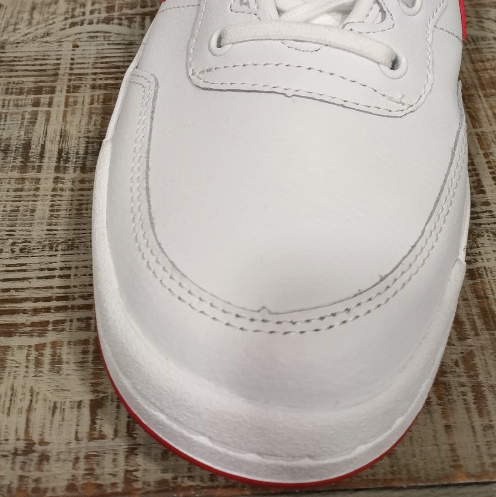 Converse Unisex Cons White and Red Star Sneakers - Picture 7 of 15